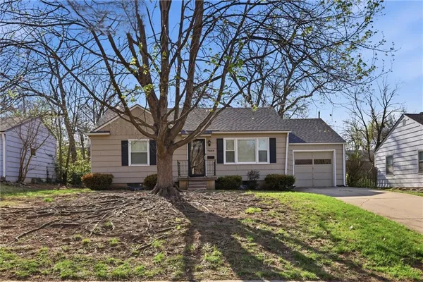 $295,000 | 7824 Juniper Street, Prairie Village, KS 66208