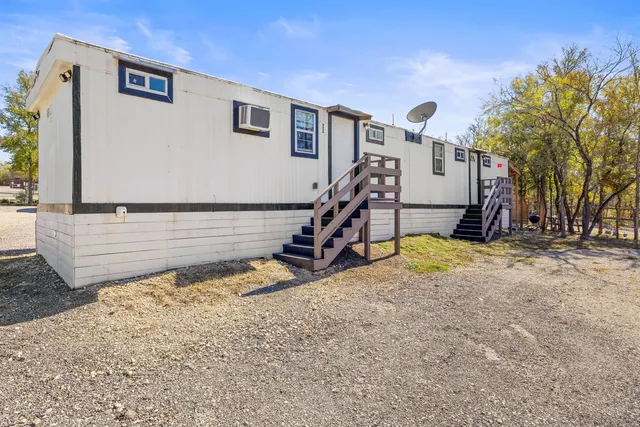 $799,999 | 2540 Farm To Market 20, Red Rock, TX 78662