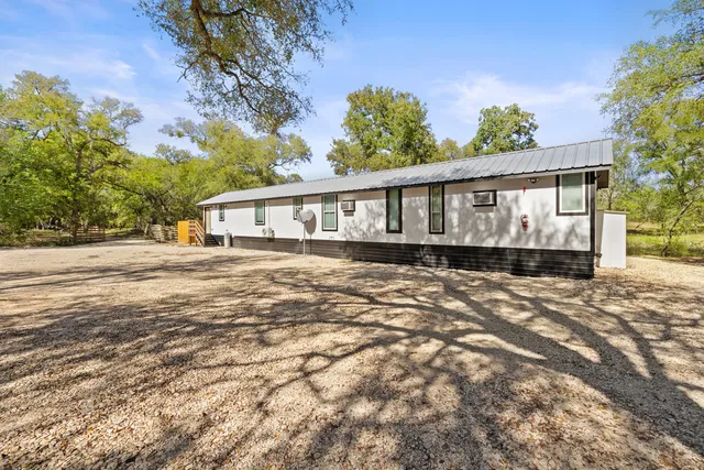 $799,999 | 2540 Farm To Market 20, Red Rock, TX 78662