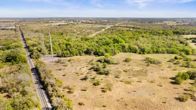 $799,999 | 2540 Farm To Market 20, Red Rock, TX 78662