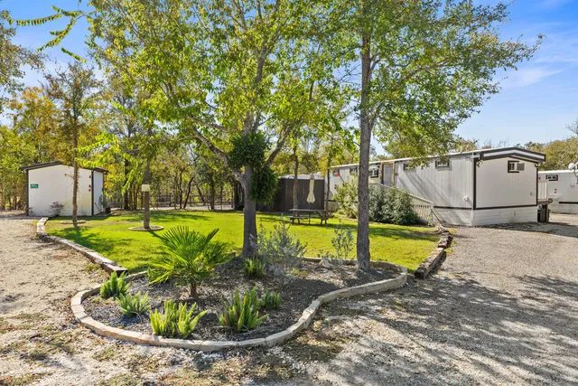 $799,999 | 2540 Farm To Market 20, Red Rock, TX 78662