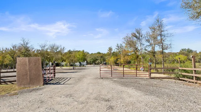 $799,999 | 2540 Farm To Market 20, Red Rock, TX 78662