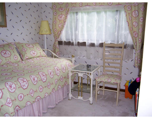 7 Louis Road Framingham, MA 01702 - Photo 12 of 13 Gallery Image 12