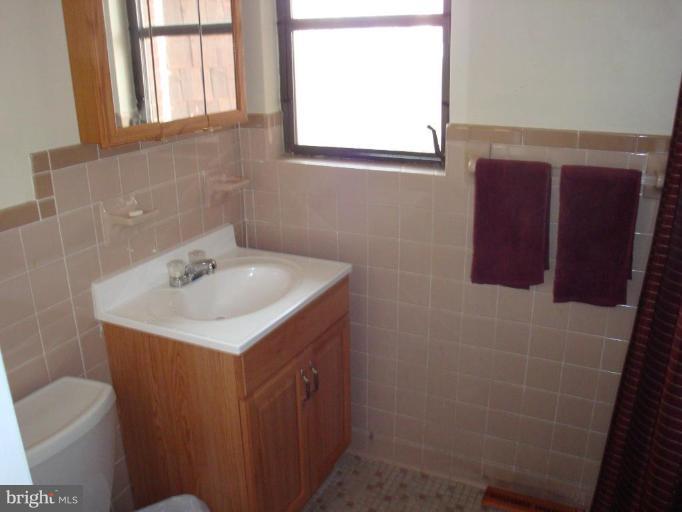 3736 Point Of Rocks Road Jefferson, MD 21755 - Photo 14 of 27 Bath #1
