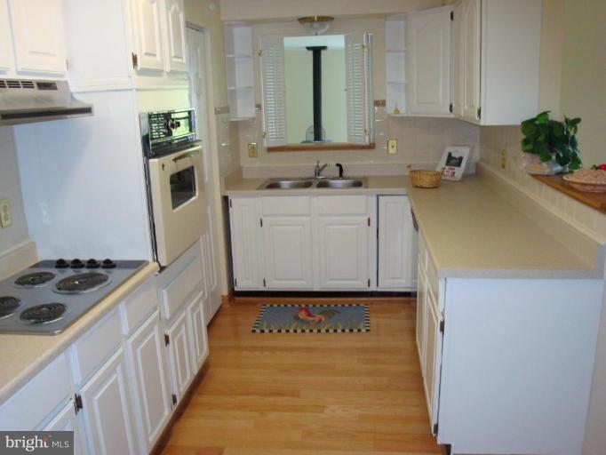 3736 Point Of Rocks Road Jefferson, MD 21755 - Photo 9 of 27 Kitchen