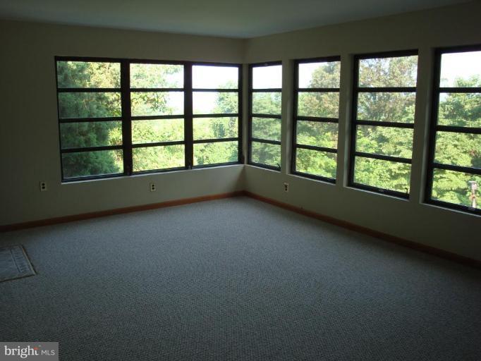 3736 Point Of Rocks Road Jefferson, MD 21755 - Photo 10 of 27 Family Room