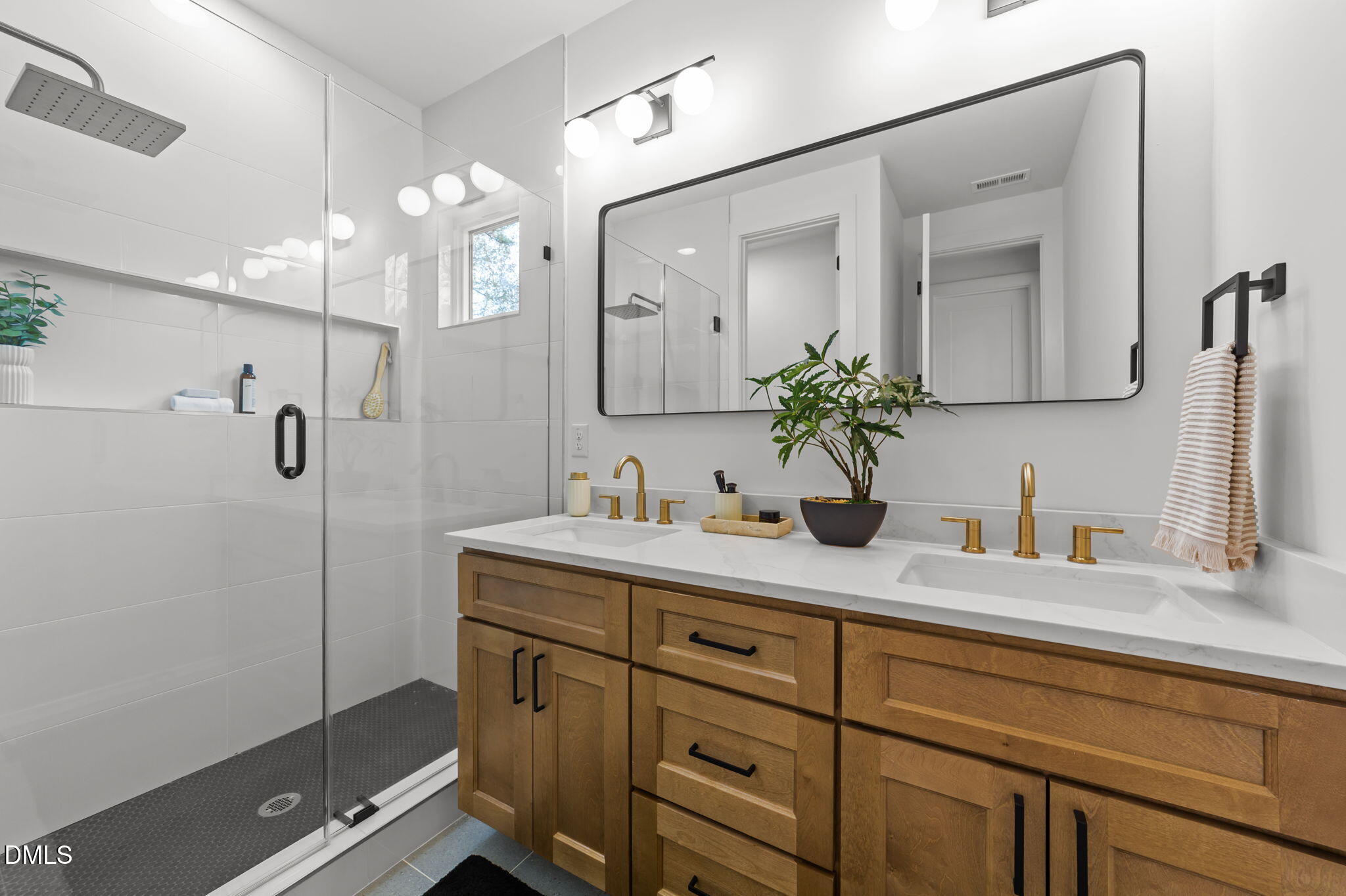 1611 1/2 Malta Avenue Raleigh, NC 27610 - Photo 15 of 26 16-web-or-mls-VB4A5387