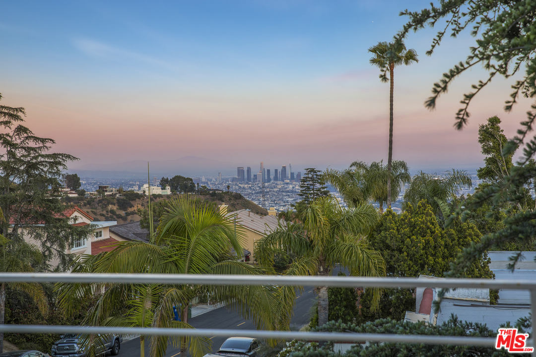 2389 Hercules Drive Los Angeles, CA 90046 - Photo 22 of 41