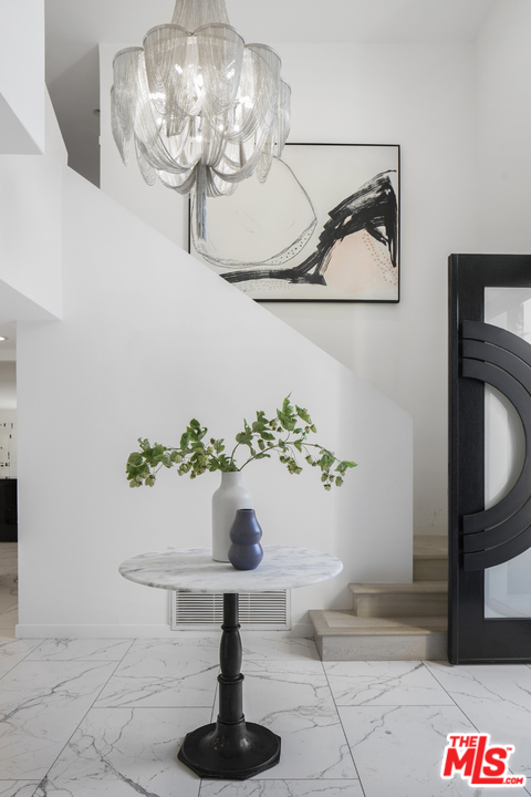 2389 Hercules Drive Los Angeles, CA 90046 - Photo 5 of 41