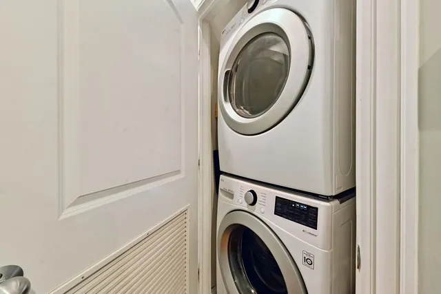 a close up view of a washer and dryer