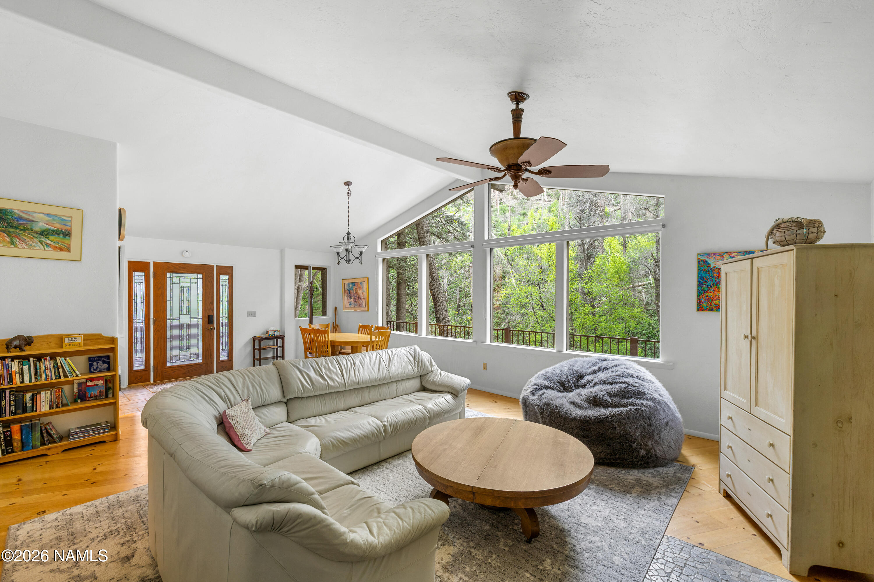 9607 North State Rte 89A Sedona, AZ 86336 - Photo 12 of 39 Living /Dining