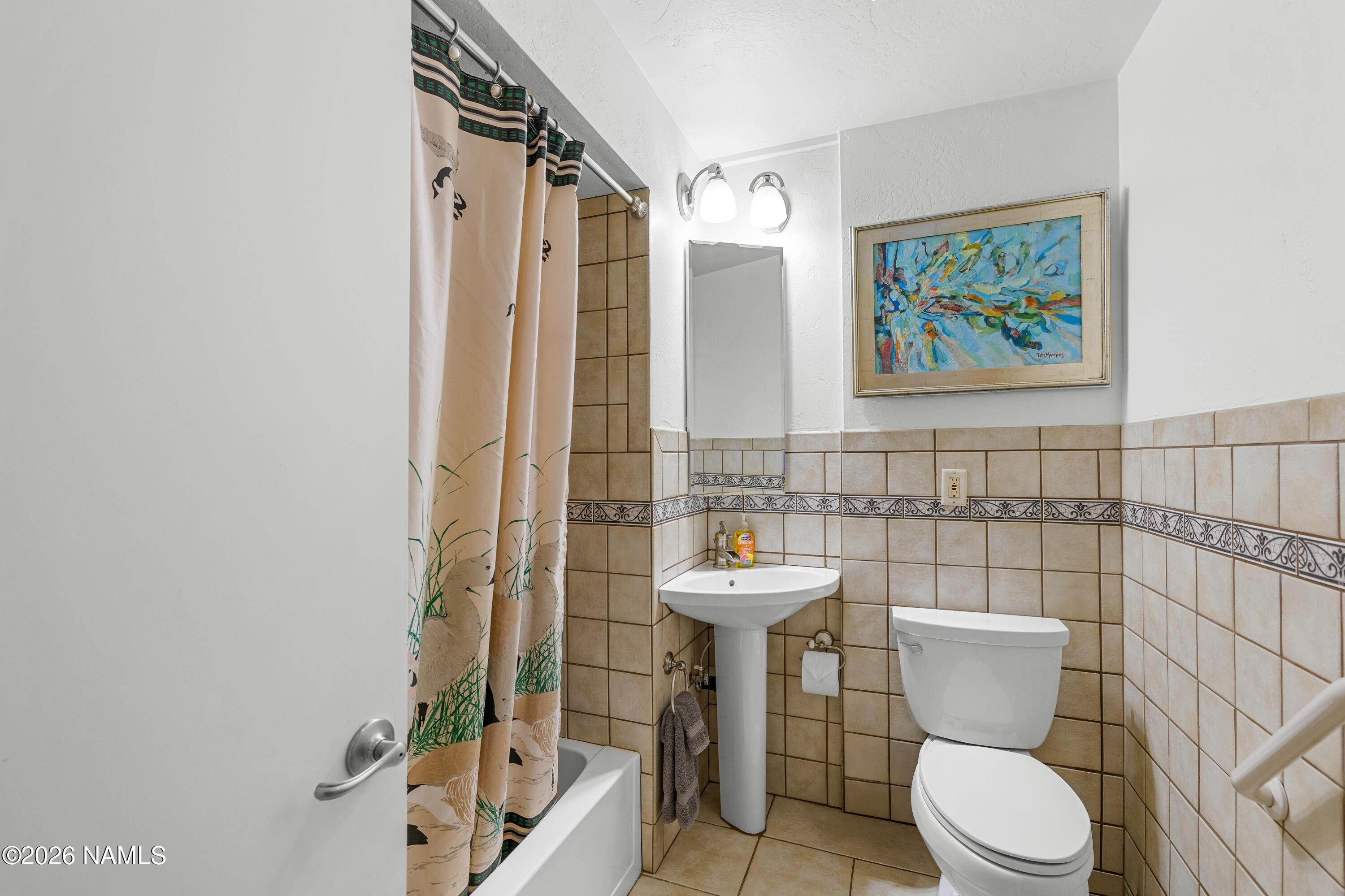 9607 North State Rte 89A Sedona, AZ 86336 - Photo 23 of 39 Guest bath