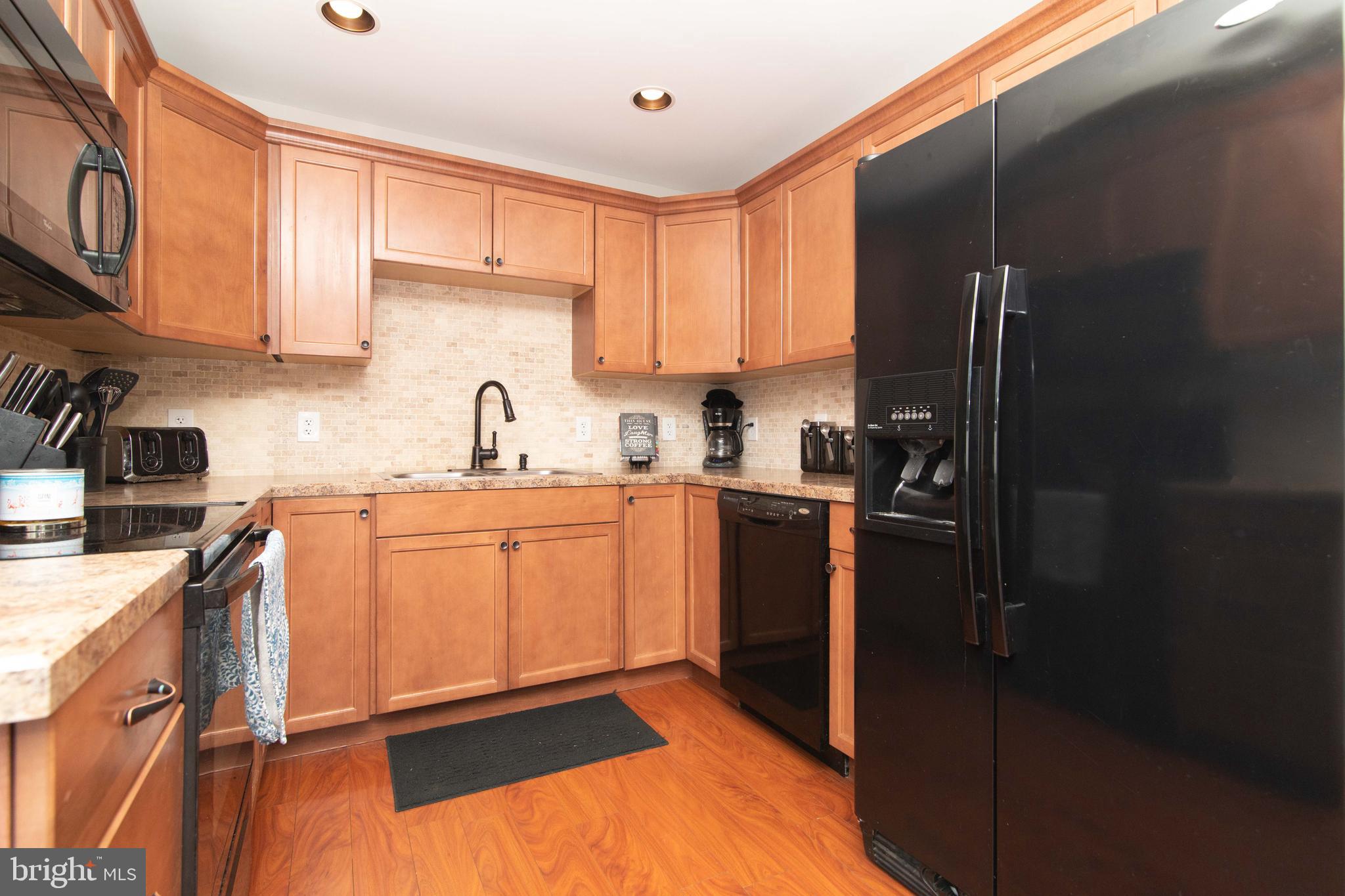 94 Indian Red Road Levittown, PA 19057 - Photo 12 of 42 Gallery Image 12