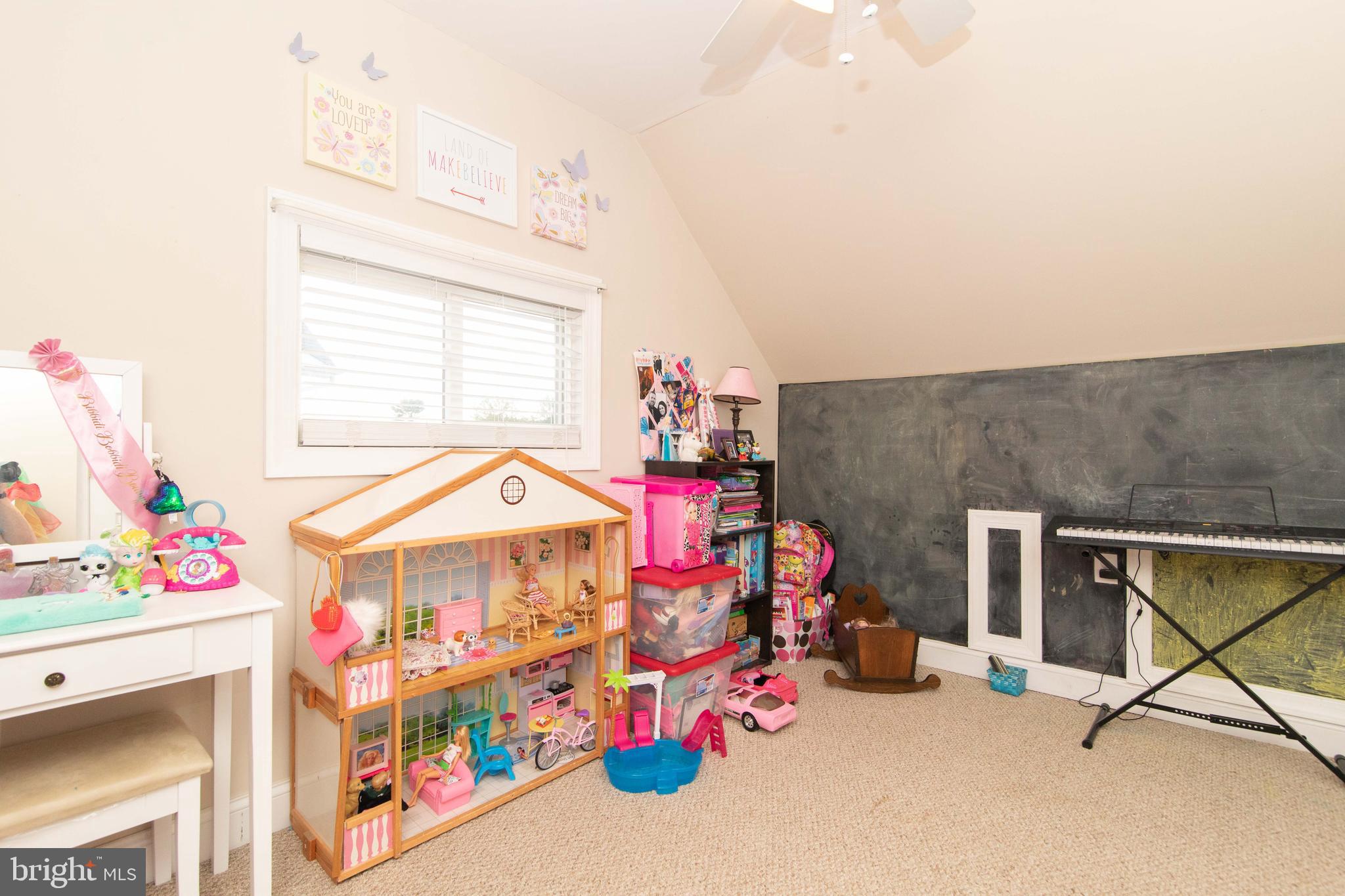 94 Indian Red Road Levittown, PA 19057 - Photo 31 of 42 Gallery Image 31