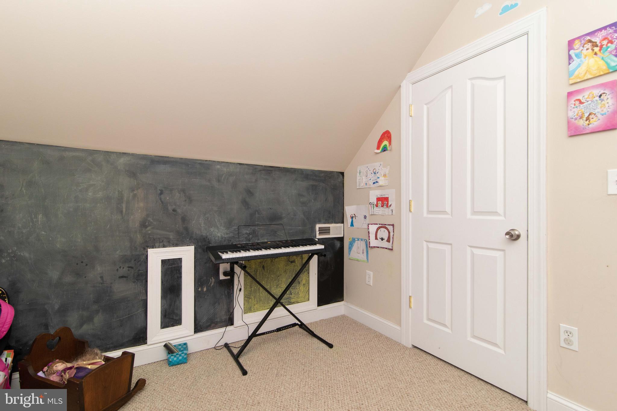 94 Indian Red Road Levittown, PA 19057 - Photo 32 of 42 Gallery Image 32