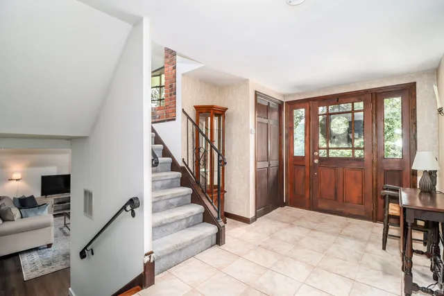 $689,000 | 21 Lillinonah Drive, Brookfield, CT 06804