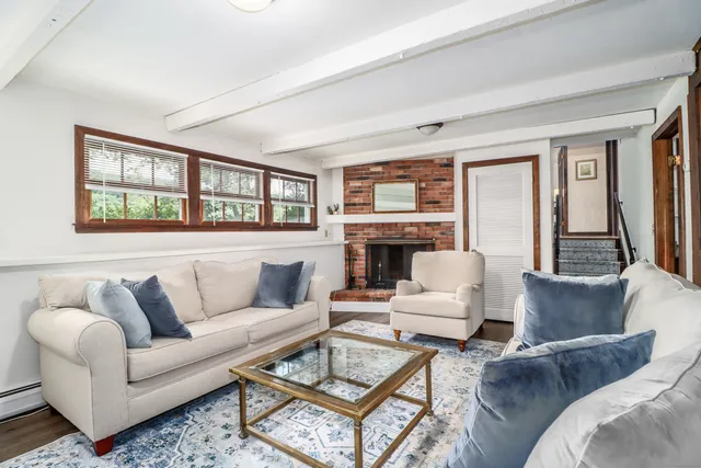 $689,000 | 21 Lillinonah Drive, Brookfield, CT 06804