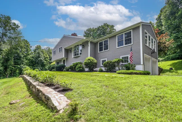 $689,000 | 21 Lillinonah Drive, Brookfield, CT 06804