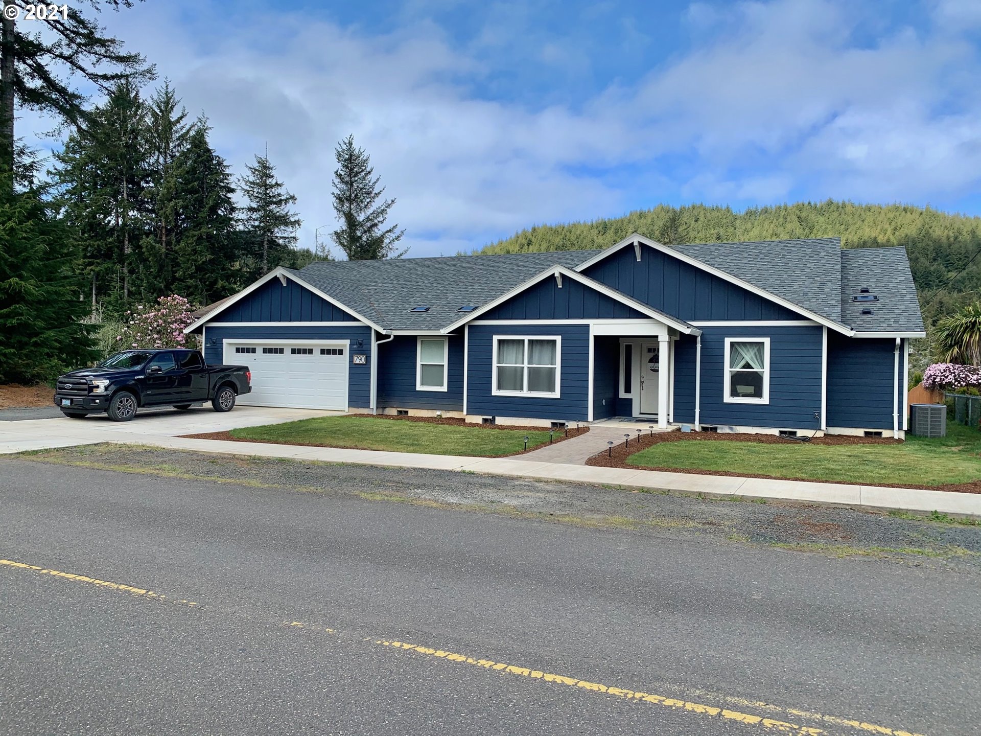 790 Ranch Road Reedsport, OR 97467 - Photo 1 of 32 Gallery Image 1
