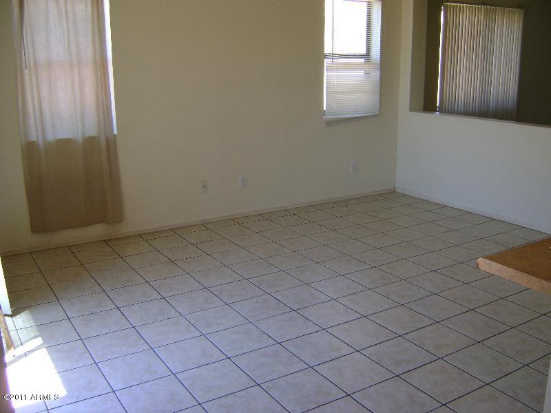 8335 West Cordes Road Tolleson, AZ 85353 - Photo 6 of 27 Dining