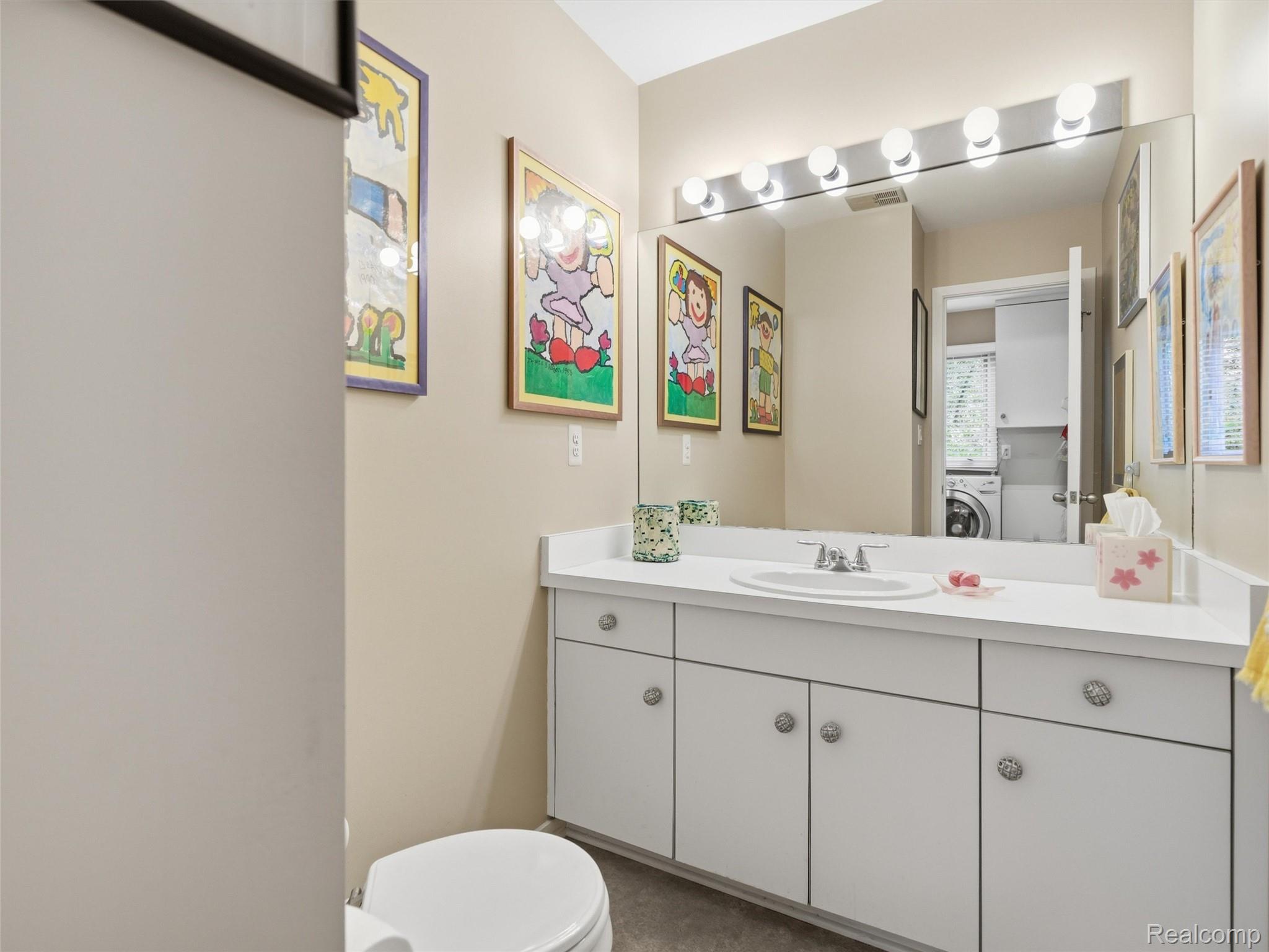 4751 Rolling Ridge Road West Bloomfield, MI 48323 - Photo 19 of 51 Bathroom