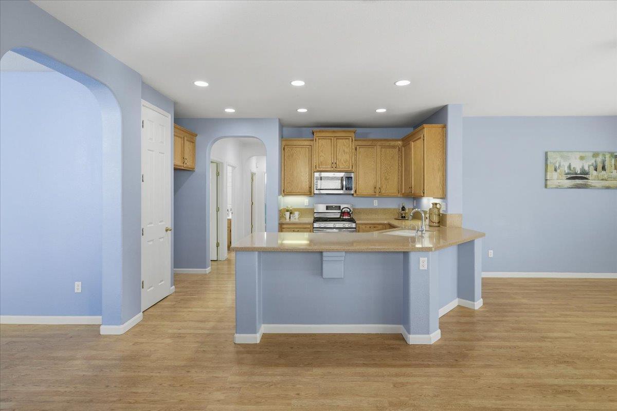 4604 Millner Way Elk Grove, CA 95757 - Photo 2 of 28