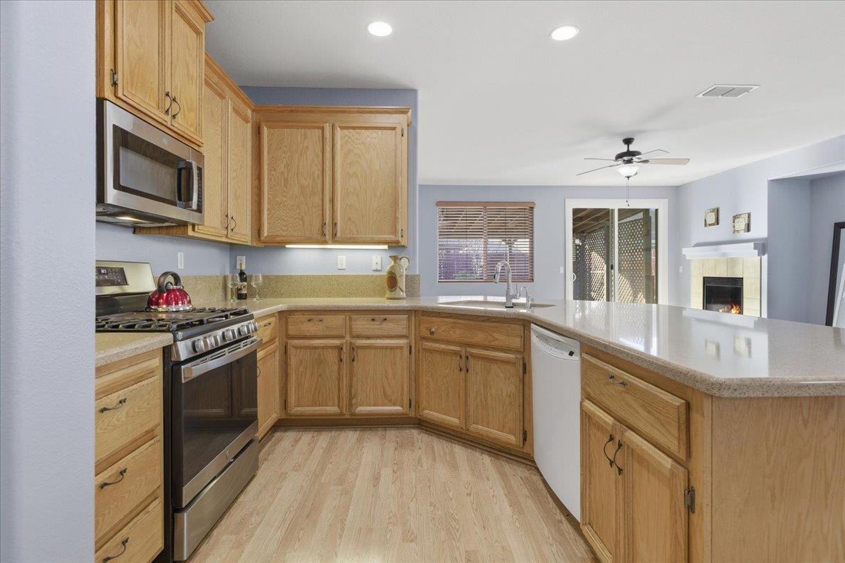 4604 Millner Way Elk Grove, CA 95757 - Photo 8 of 28