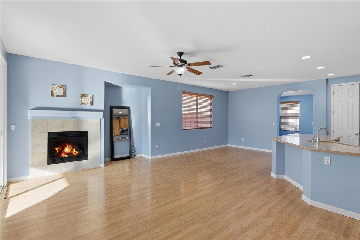 4604 Millner Way Elk Grove, CA 95757 - Photo 9 of 28