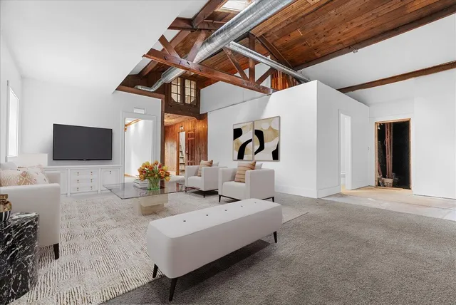 $700,000 | 5323 Ann Arbor Road, Jackson, MI 49201