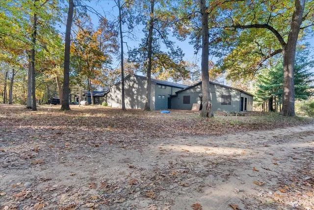 $700,000 | 5323 Ann Arbor Road, Jackson, MI 49201