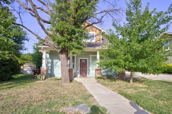 $2,200 | 414 Fulton Street, Denton, TX 76201