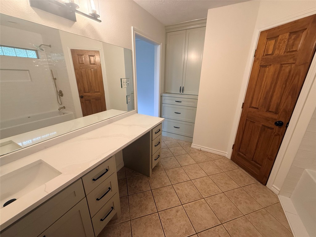 855 County Road 2267 Cleveland, TX 77327 - Photo 7 of 24 a room with washing machine