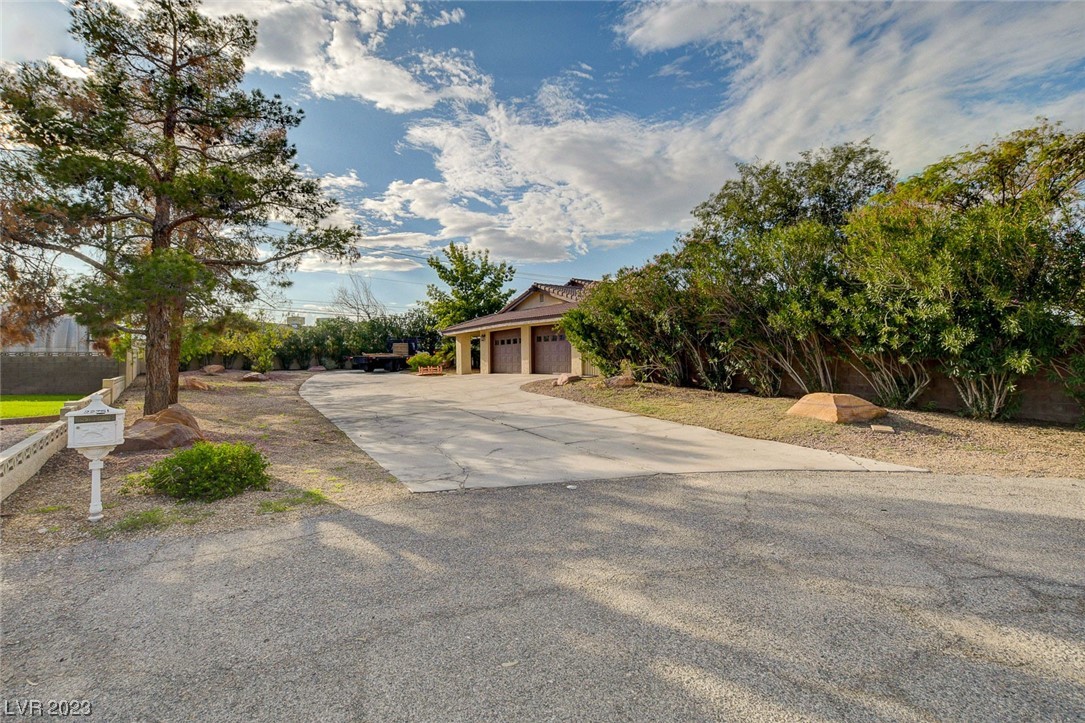 2275 Lincoln Road Las Vegas, NV 89115 - Photo 2 of 37