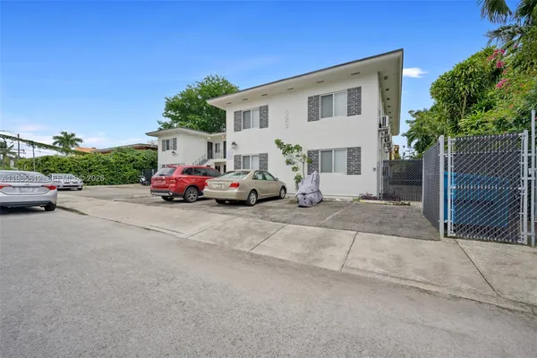 $1,700 | 520 Northeast 82nd Terrace, Unit 10, Miami, FL 33138