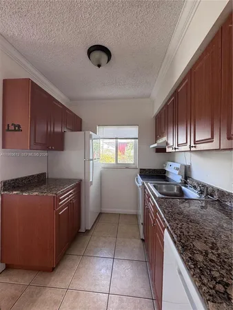 $1,700 | 520 Northeast 82nd Terrace, Unit 10, Miami, FL 33138
