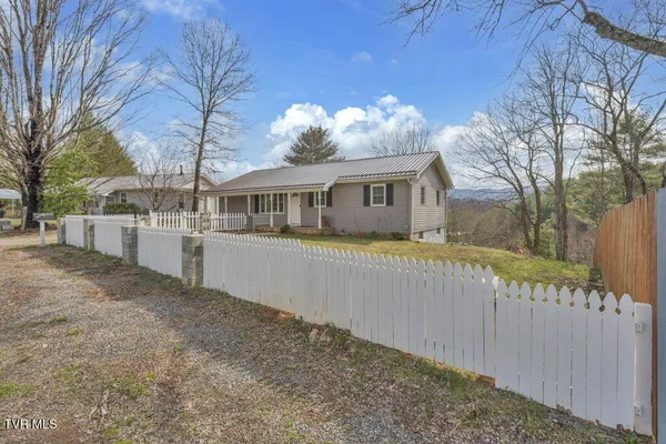 $234,900 | 520 Hospital Hill Lane, Mountain City, TN 37683