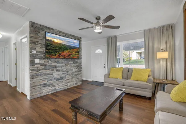 $234,900 | 520 Hospital Hill Lane, Mountain City, TN 37683