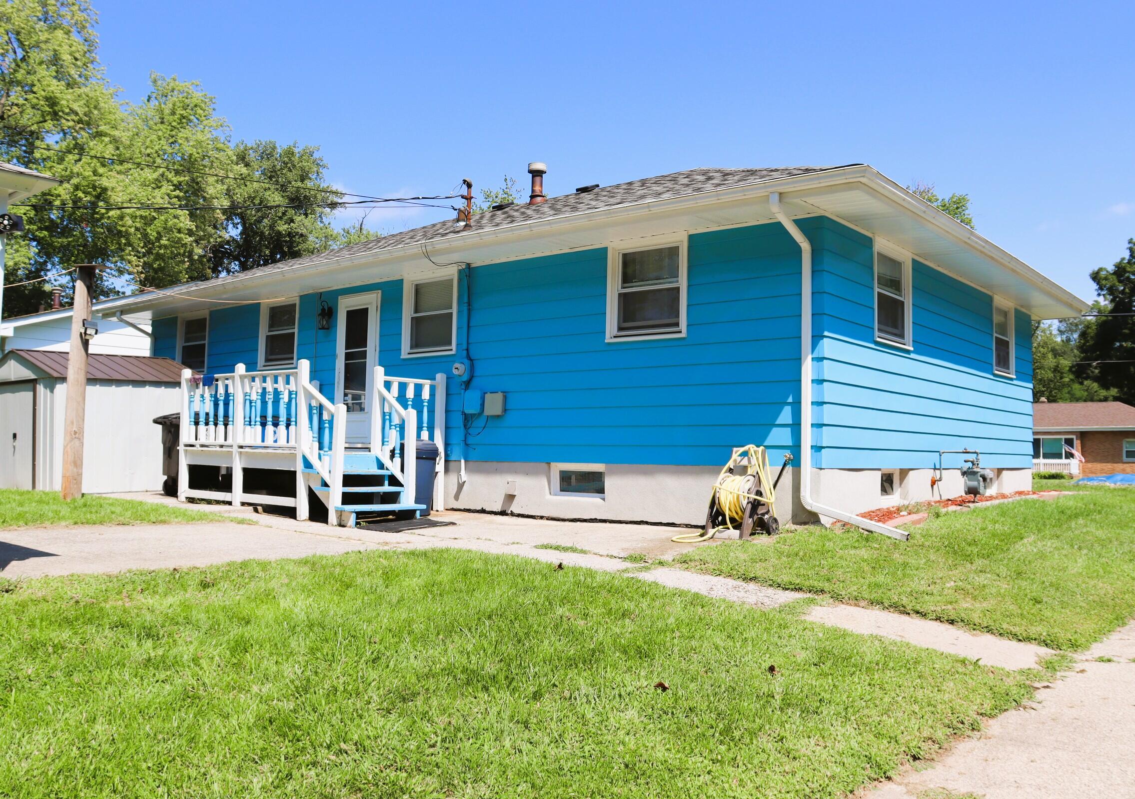 2698 County Line Road Lake Station, IN 46405 - Photo 15 of 22 a view of a house with backyard porch and sitting area