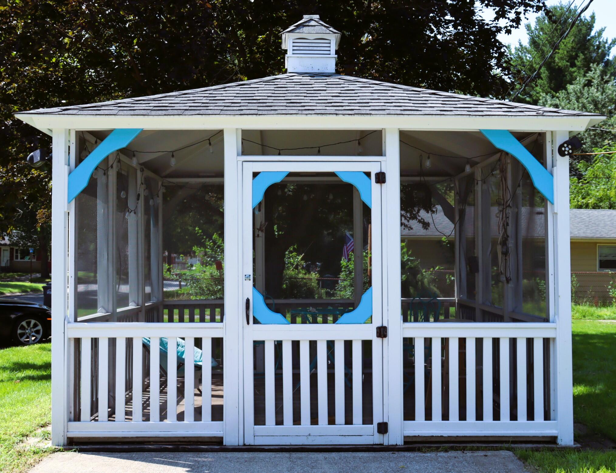 2698 County Line Road Lake Station, IN 46405 - Photo 20 of 22 a view of a deck with a grill