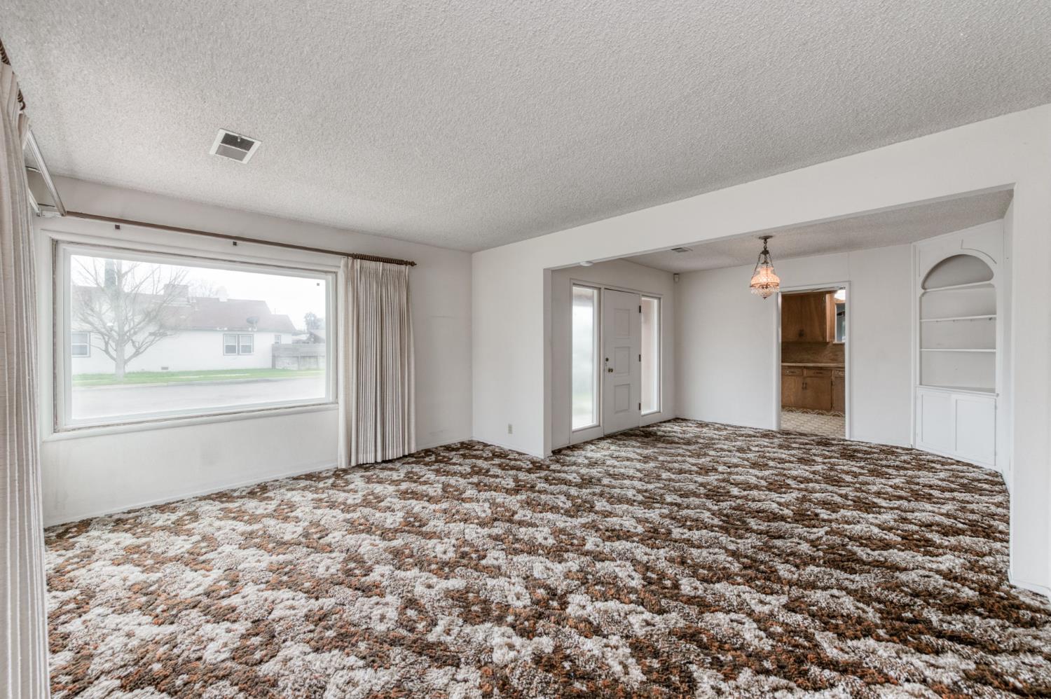 224 South J Street Madera, CA 93637 - Photo 12 of 38