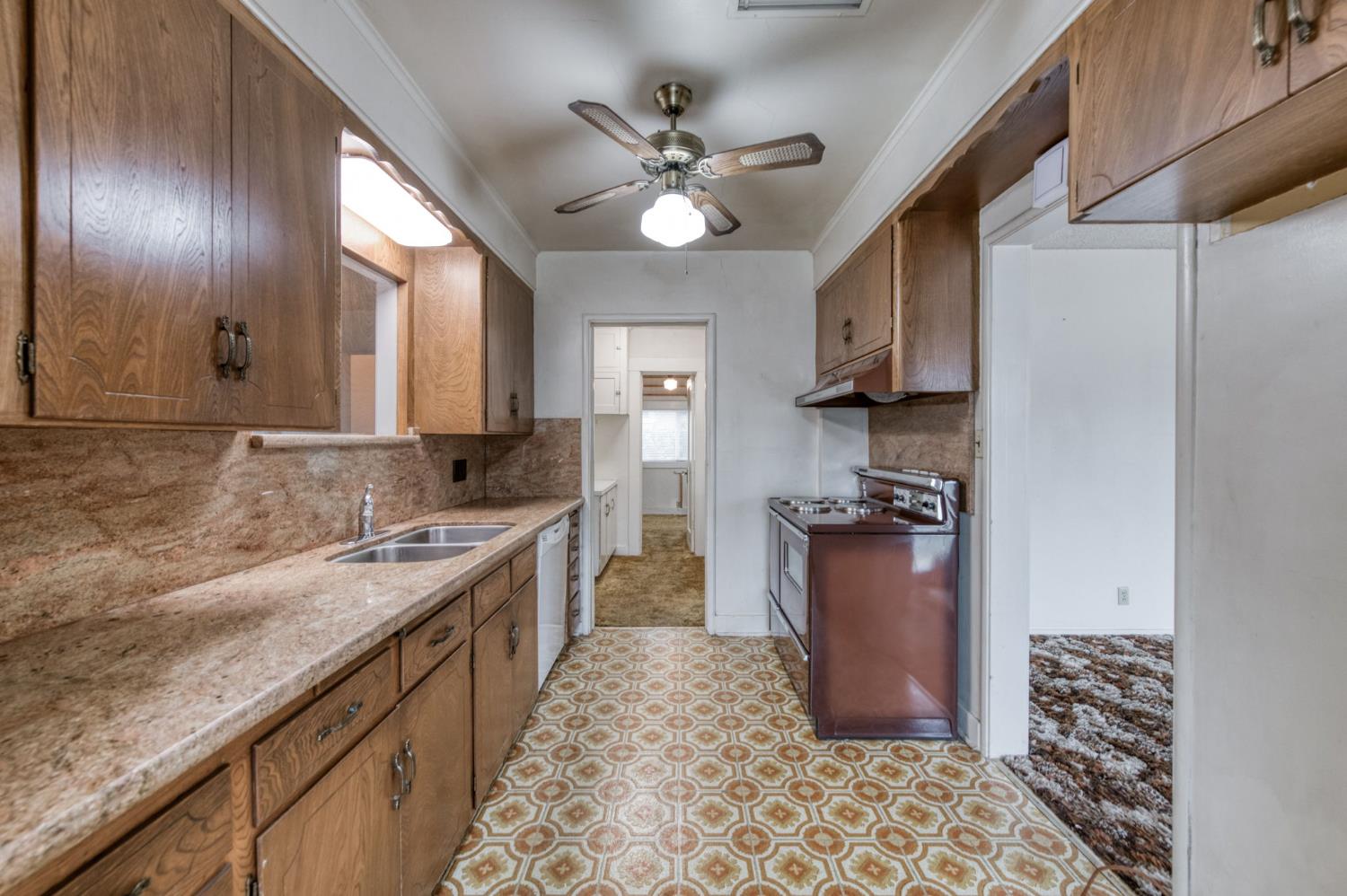 224 South J Street Madera, CA 93637 - Photo 21 of 38