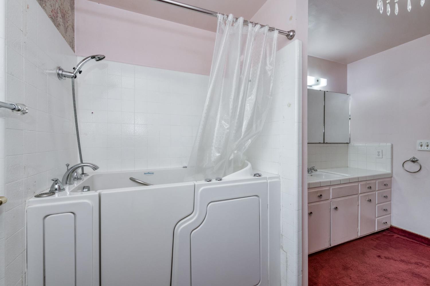 224 South J Street Madera, CA 93637 - Photo 33 of 38