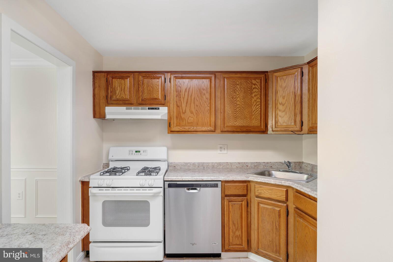 1531 Northgate Square, Unit 21B Reston, VA 20190 - Photo 8 of 18 Gallery Image 8