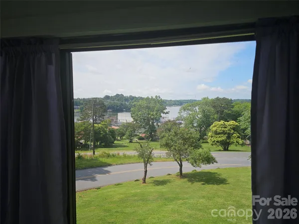 $415,000 | 500 Steel Bridge Loop, Hickory, NC 28601