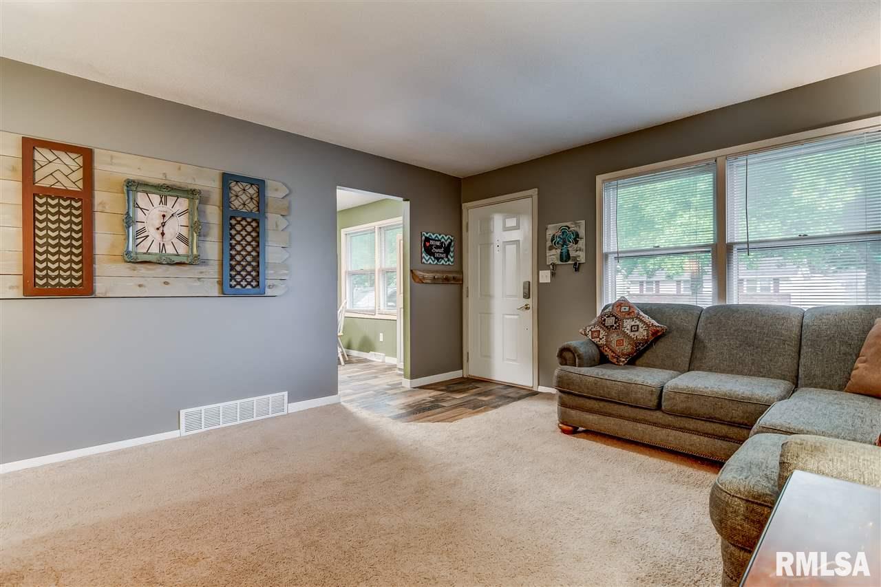 3017 Selkirk Road Springfield, IL 62702 - Photo 4 of 31