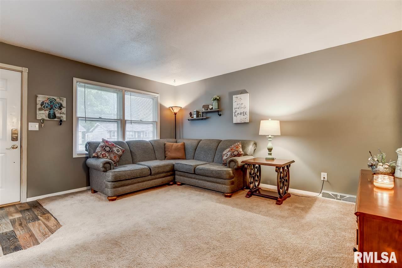 3017 Selkirk Road Springfield, IL 62702 - Photo 5 of 31