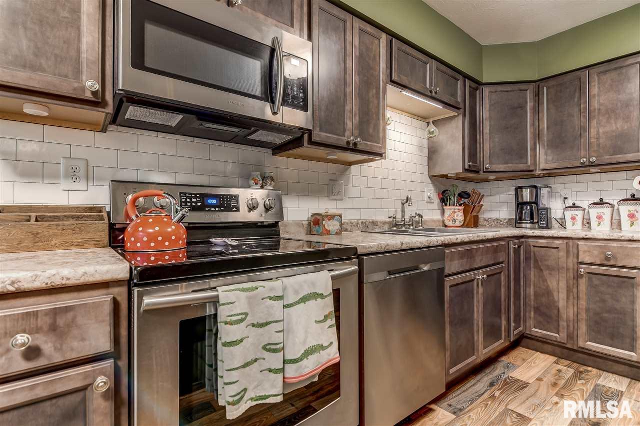 3017 Selkirk Road Springfield, IL 62702 - Photo 6 of 31