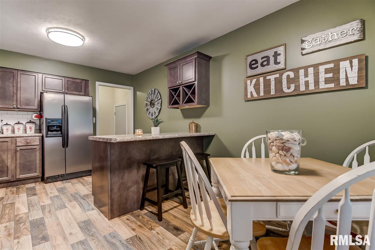 3017 Selkirk Road Springfield, IL 62702 - Photo 9 of 31