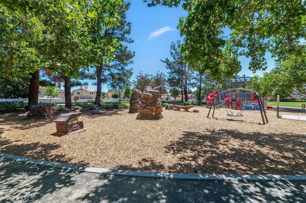 39557 Warbler Drive Temecula, CA 92591 - Photo 30 of 30 Community area playground~