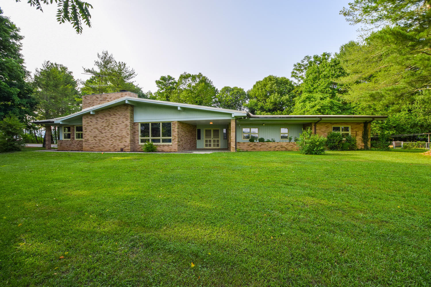 5332 McVitty Road Roanoke, VA 24018 - Photo 1 of 39 front